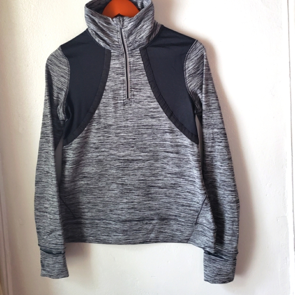 Women's Small Athletic top